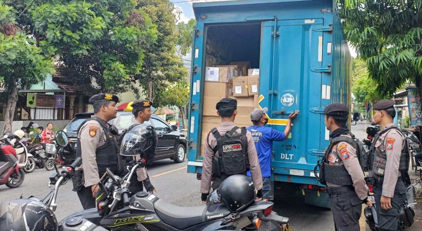 Siagakan Personel 24 Jam Polres Kediri Kota Pastikan Kantor Dan Gudang