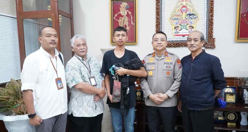 Aksi di Depan Mapolda DIY Kondusif, 3 Mahasiswa yang Diamankan Diserahkan Ke Pihak Rektorat