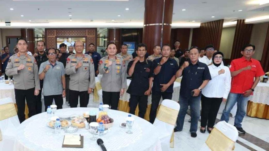 Perkuat Sinergitas dan Keterbukaan Informasi Publik,  Polda Jatim Gelar Buka Puasa Bersama Insan Pers