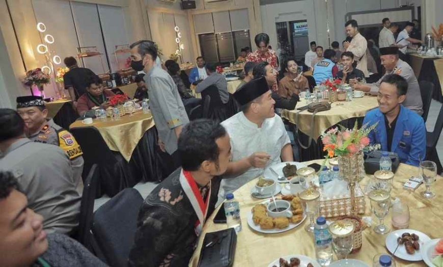 Kapolres Lamongan Buka Puasa Bersama Elemen Mahasiswa, Perkuat Ukhuwah dan Sinergi Jaga Kamtibmas
