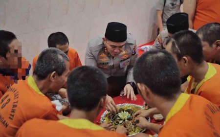 Kapolres Lamongan Buka Puasa Bersama Tahanan, Wujud Kepedulian dan Pembinaan di Bulan Suci Ramadhan