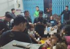 Polres Gresik Amankan 16 Orang dan Puluhan Botol Miras di Cerme, Respons Aduan ’Cak Rama’