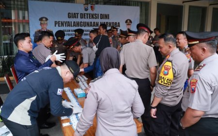 Wujudkan Zero Narkoba,  Polres Jember Test Urine Mendadak Bagi Para Perwira