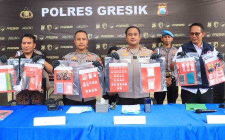 Polres Gresik Bongkar Jaringan Narkoba Amankan 2 Tersangka Pengedar dan 209 Gram Sabu
