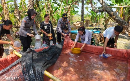 Polres Bojonegoro Salurkan 35 Ribu Liter Air Bersih untuk Warga Terdampak Kekeringan