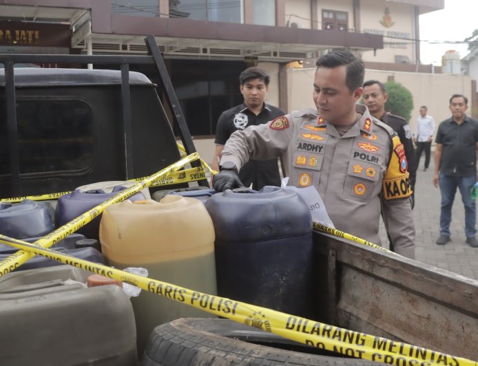 Polres Blitar Ungkap Kasus Dugaan Penimbunan 1.030 Liter BBM Bersubsidi